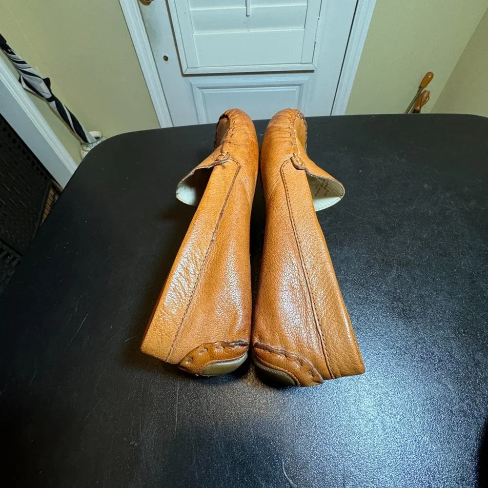 Cole Haan size 5.5B tan leather flats